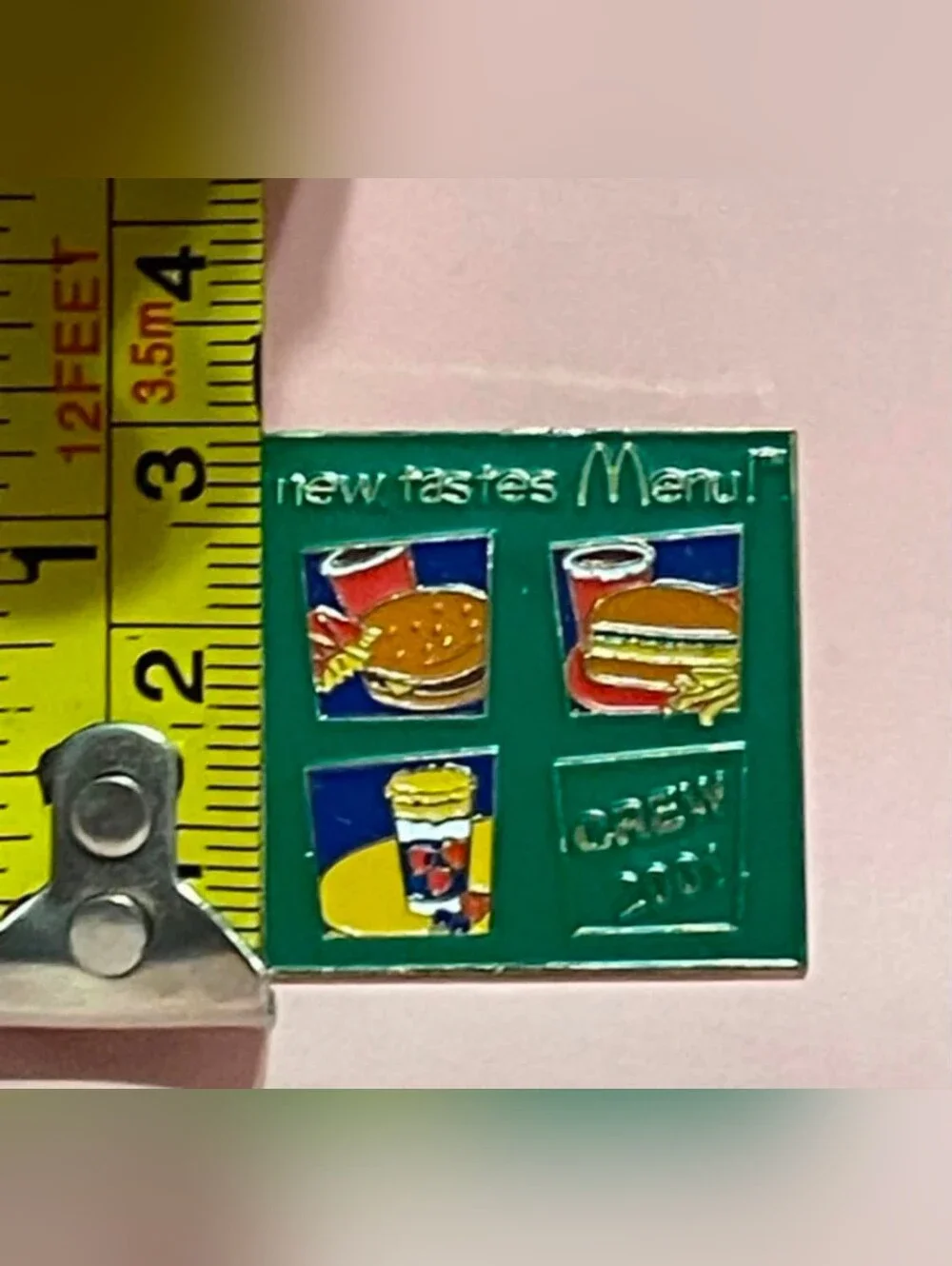 McDonald’s Enamel Advertising 2001 Crew Lapel Pin #9596